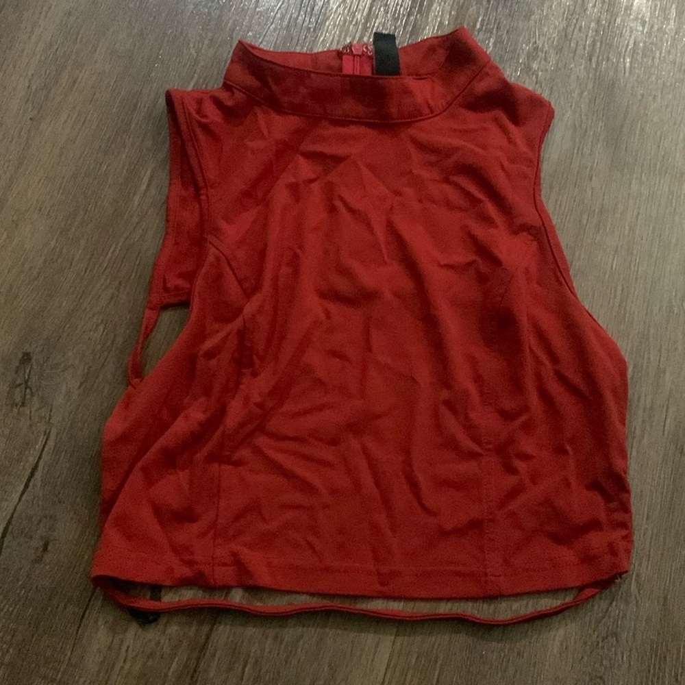 Crop top size large